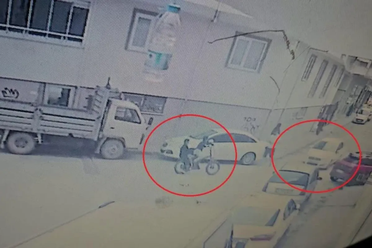 Bisikletli çocuklara otomobil çarptı!