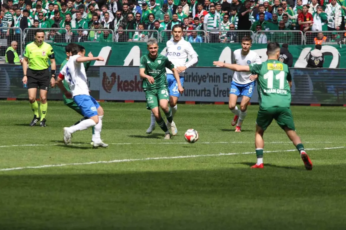 Nesine 2. Lig: Ankara Demirspor: 0 - Bursaspor: 1 (İlk yarı)
