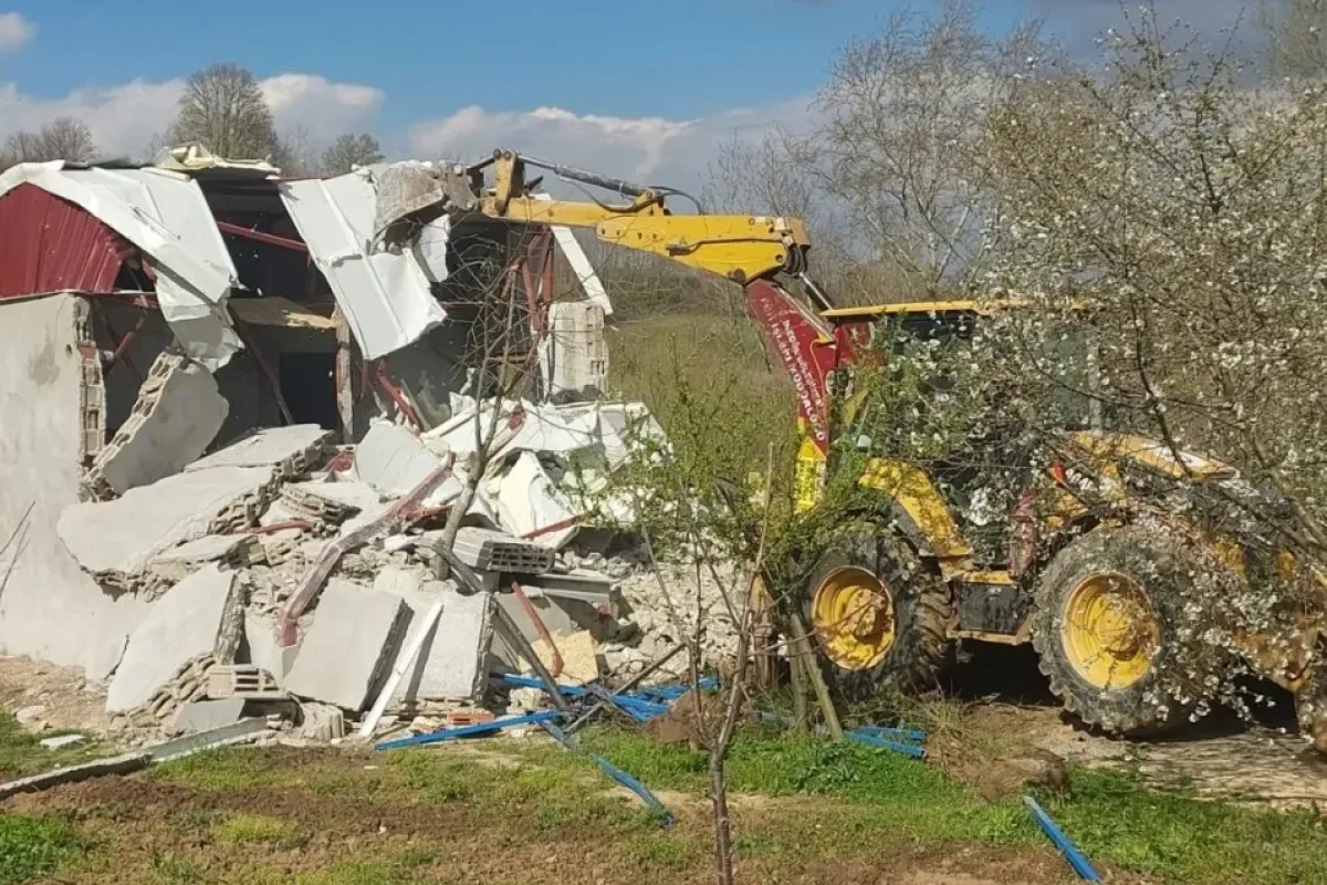 İnegöl’de kaçak yapıya geçit yok! Onlarca yapı yıkıldı
