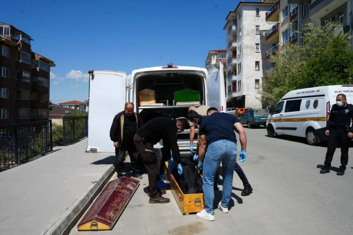 Hamile eşini öldürüp 8 gün cesetle yaşadı!