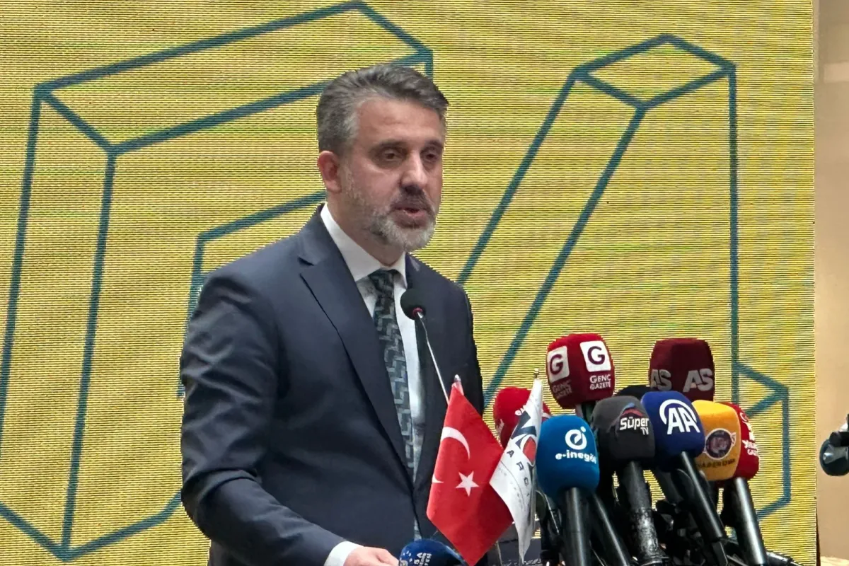 Şahin Biba'dan İnegöl Mobilyası'na övgü dolu sözler