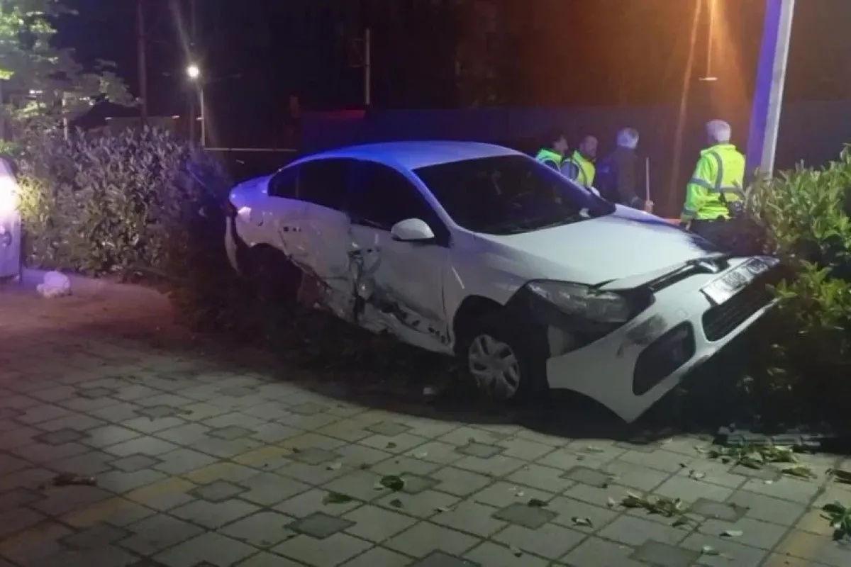 Feci kazada 2 araç pert oldu!