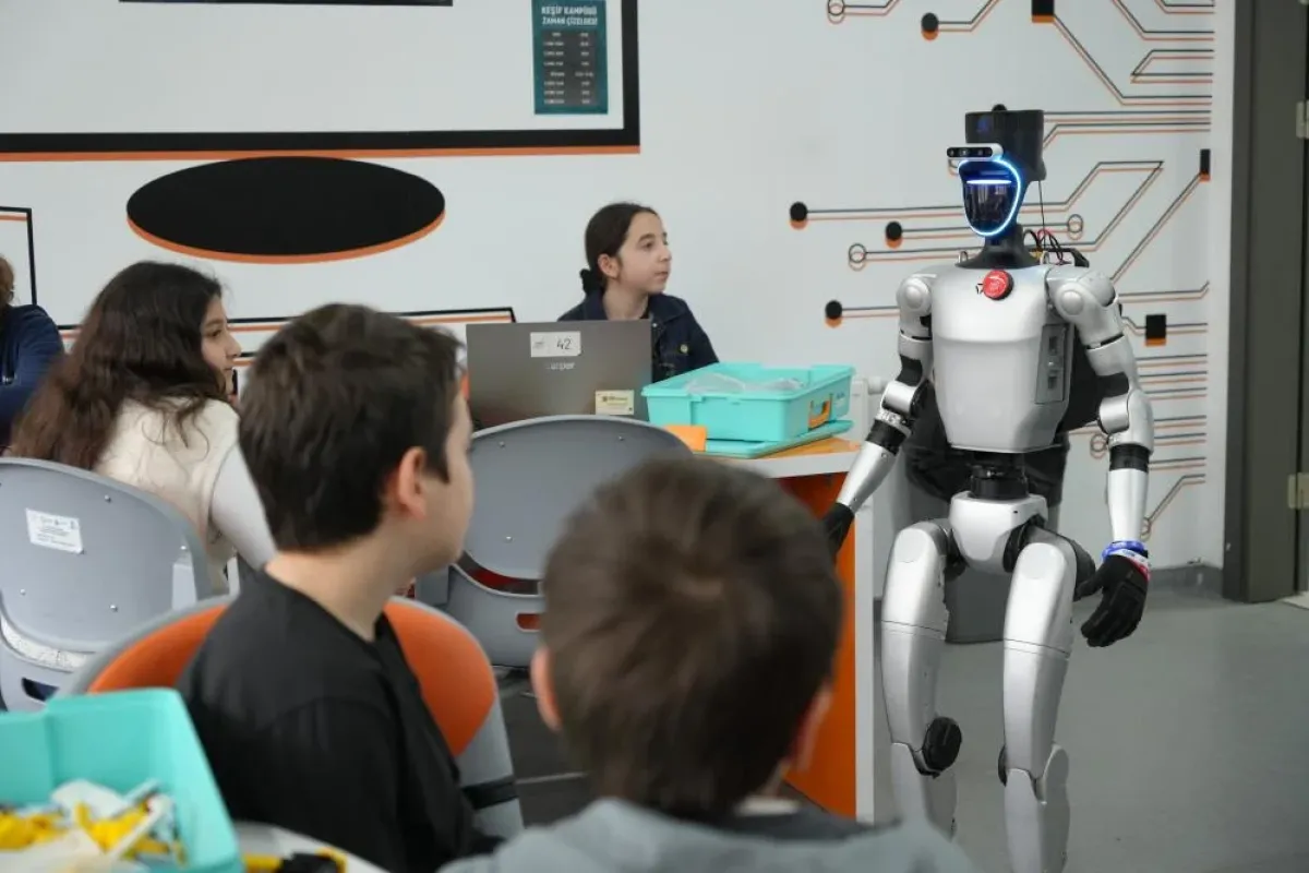 Türkiye'nin nüfusa kaydedilen ilk robotu görev başında