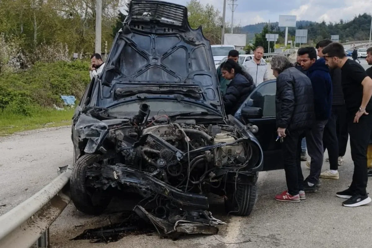 İnegöl-Bursa yolunda feci kaza! Hurdaya döndü