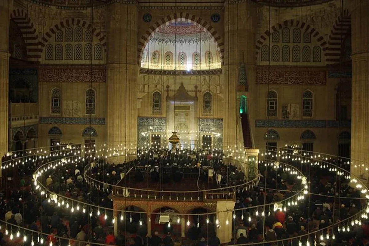 Mevlid Kandili 2026 tarihi ve günü Diyanet takviminde