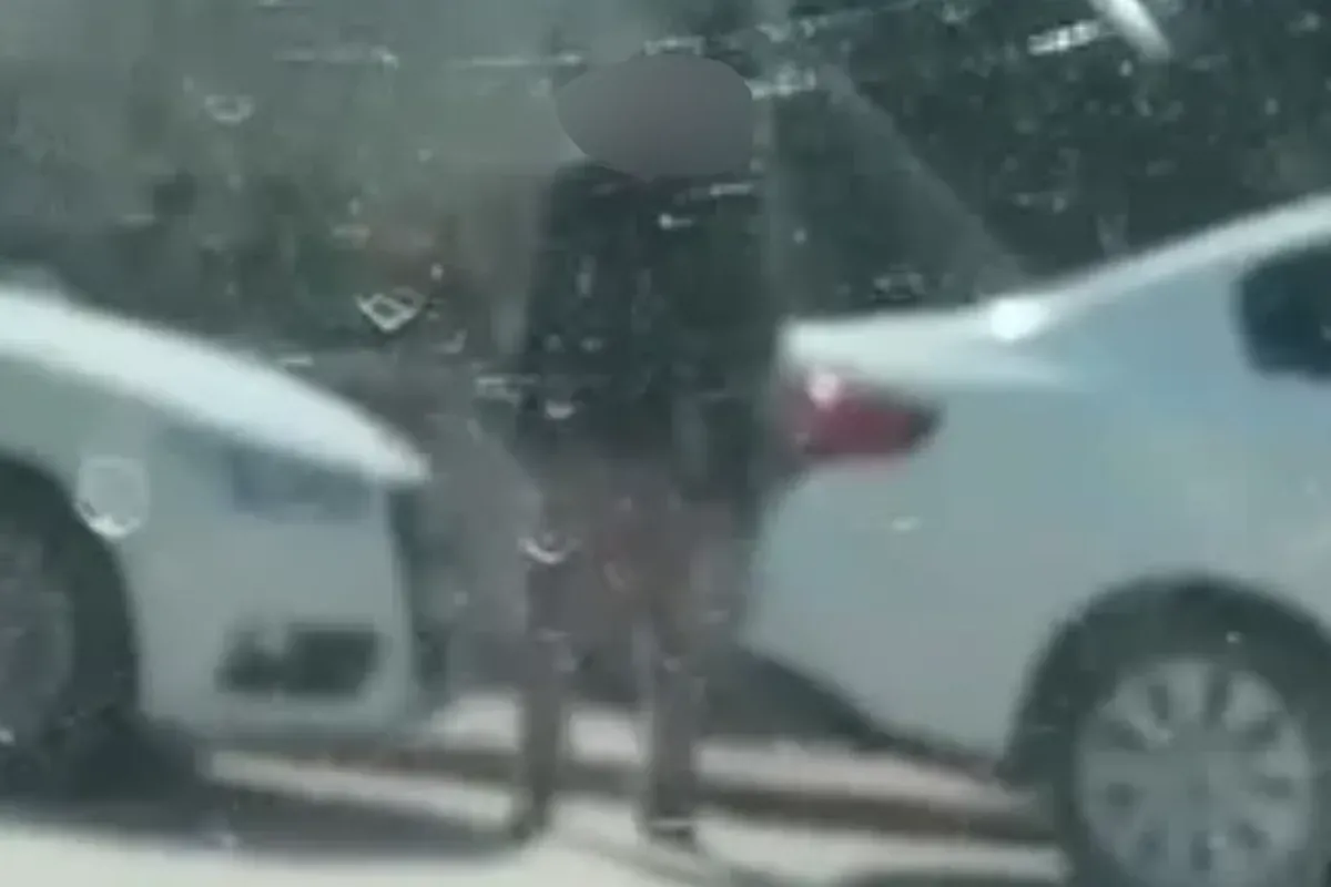 İnegöl Halk Eğitim Merkezi'nin önünde skandal!
