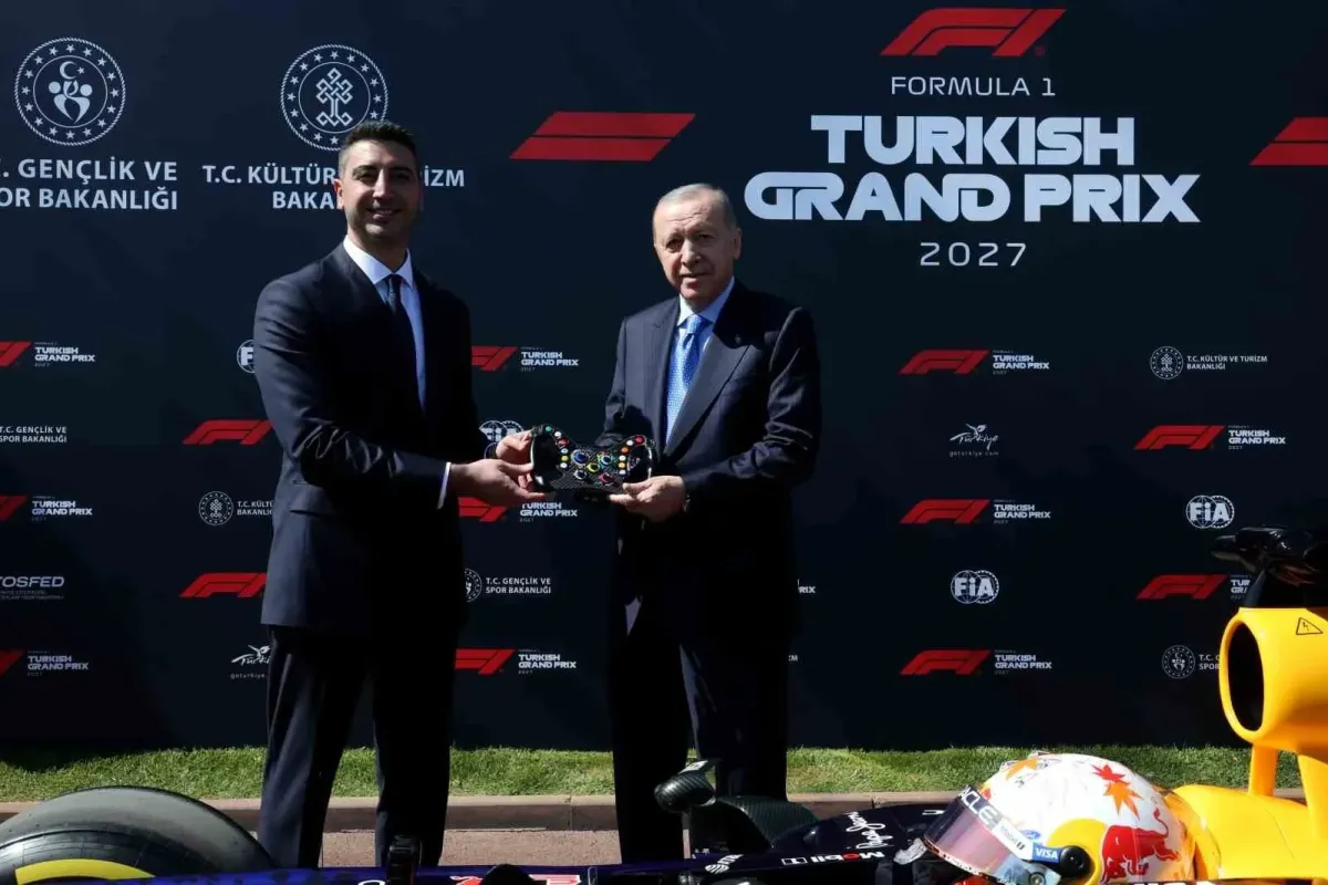 Cumhurbaşkanı Erdoğan Formula 1 Türkiye GP tanıtımında