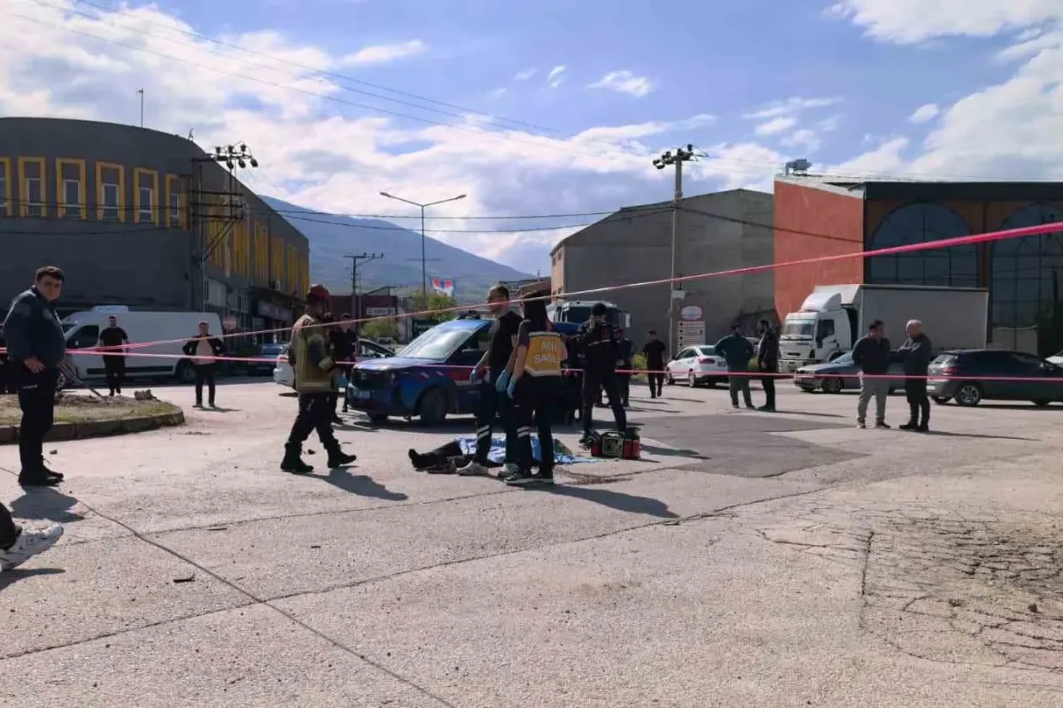 Bursa’da freni patlayan vinç dereye uçtu : Sürücü hayatını kaybetti