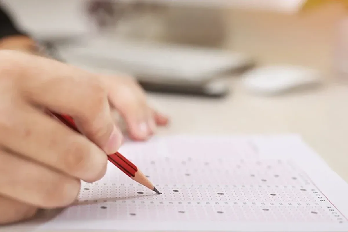 Bursluluk sınavında kalem silgi veriliyor mu, ne getirilmeli?