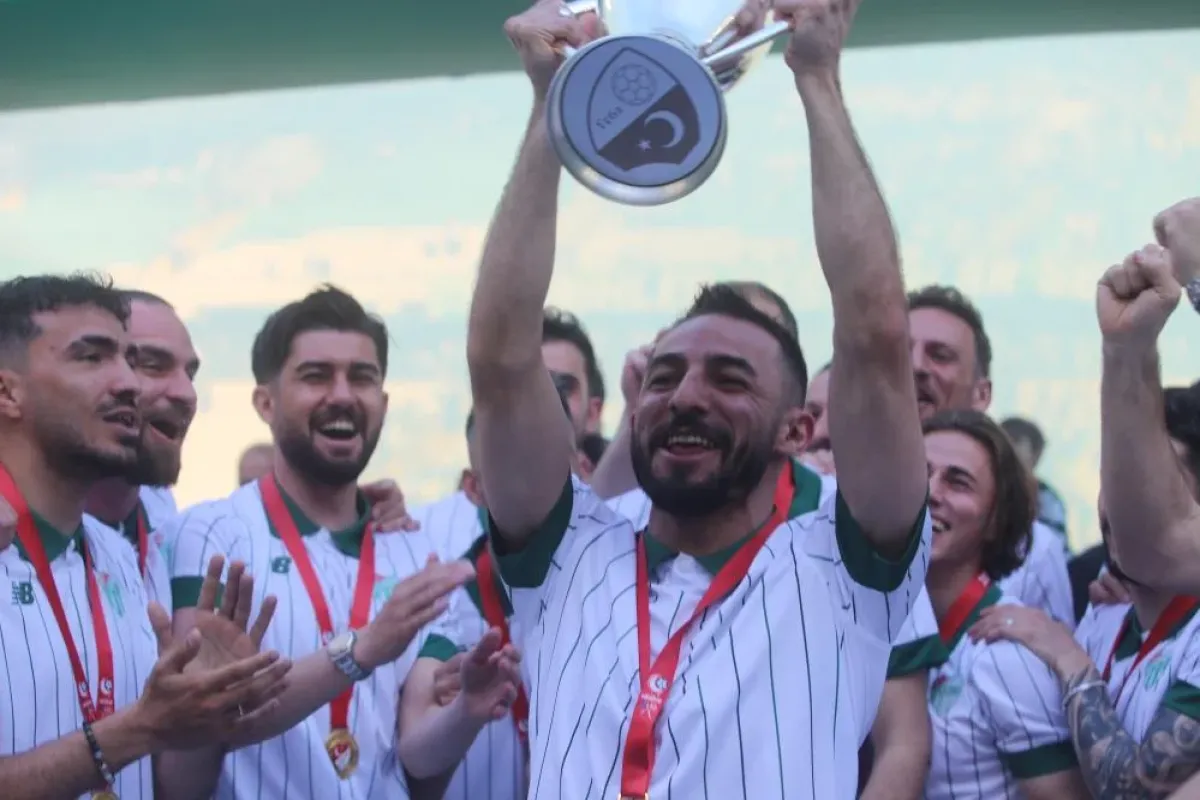 Bursaspor şampiyonluğu böyle kutladı