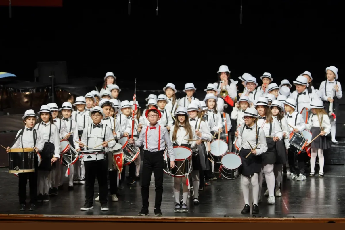 Bursa’da 23 Nisan Çocuk Şenliği Müzik Ziyafetiyle Kutlandı