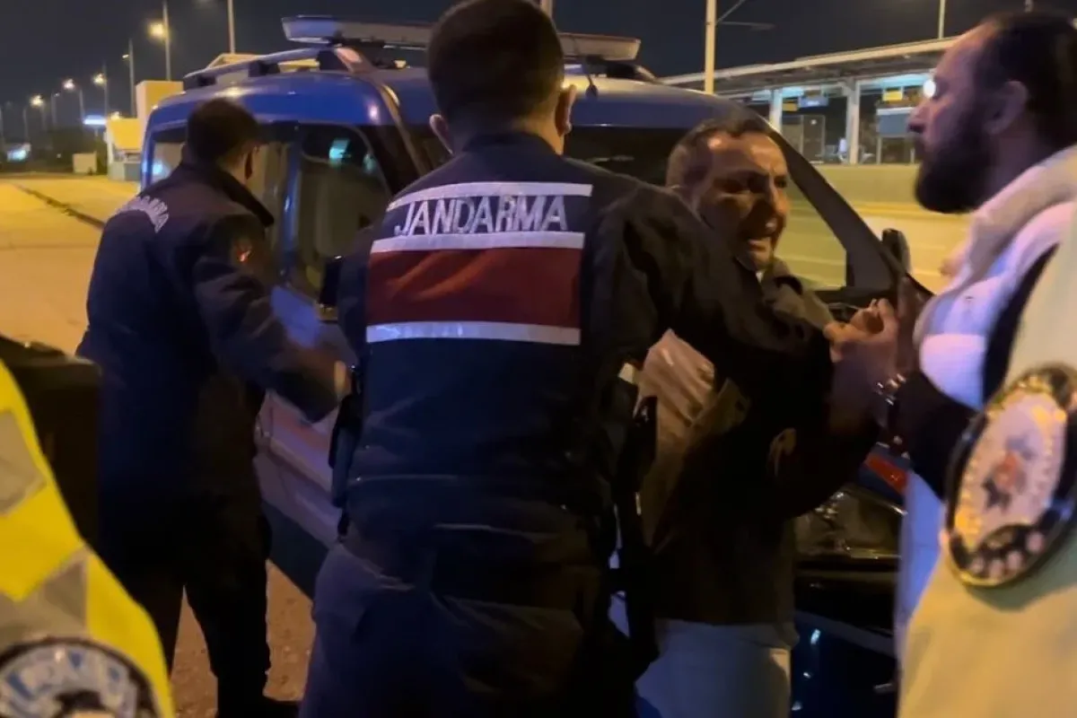 Alkollü yakalandı polise hakaretten gözaltına alındı