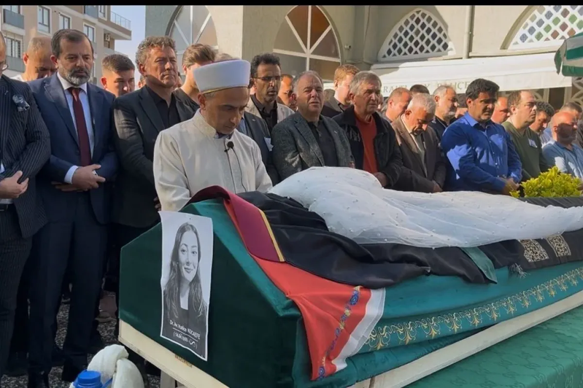 Cinayet kurbanı avukat Hatice Kocaefe duvağıyla son yolculuğuna uğurlandı