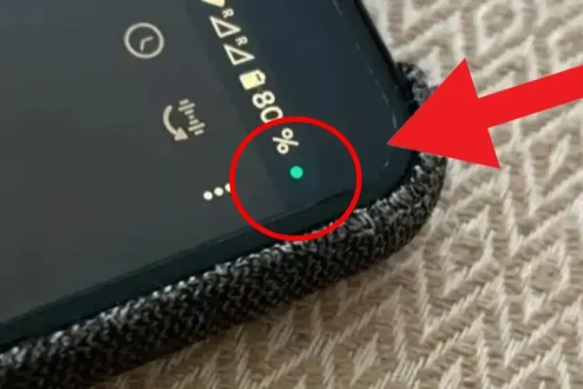 İşte telefonlardaki yeşil noktanın sırrı!