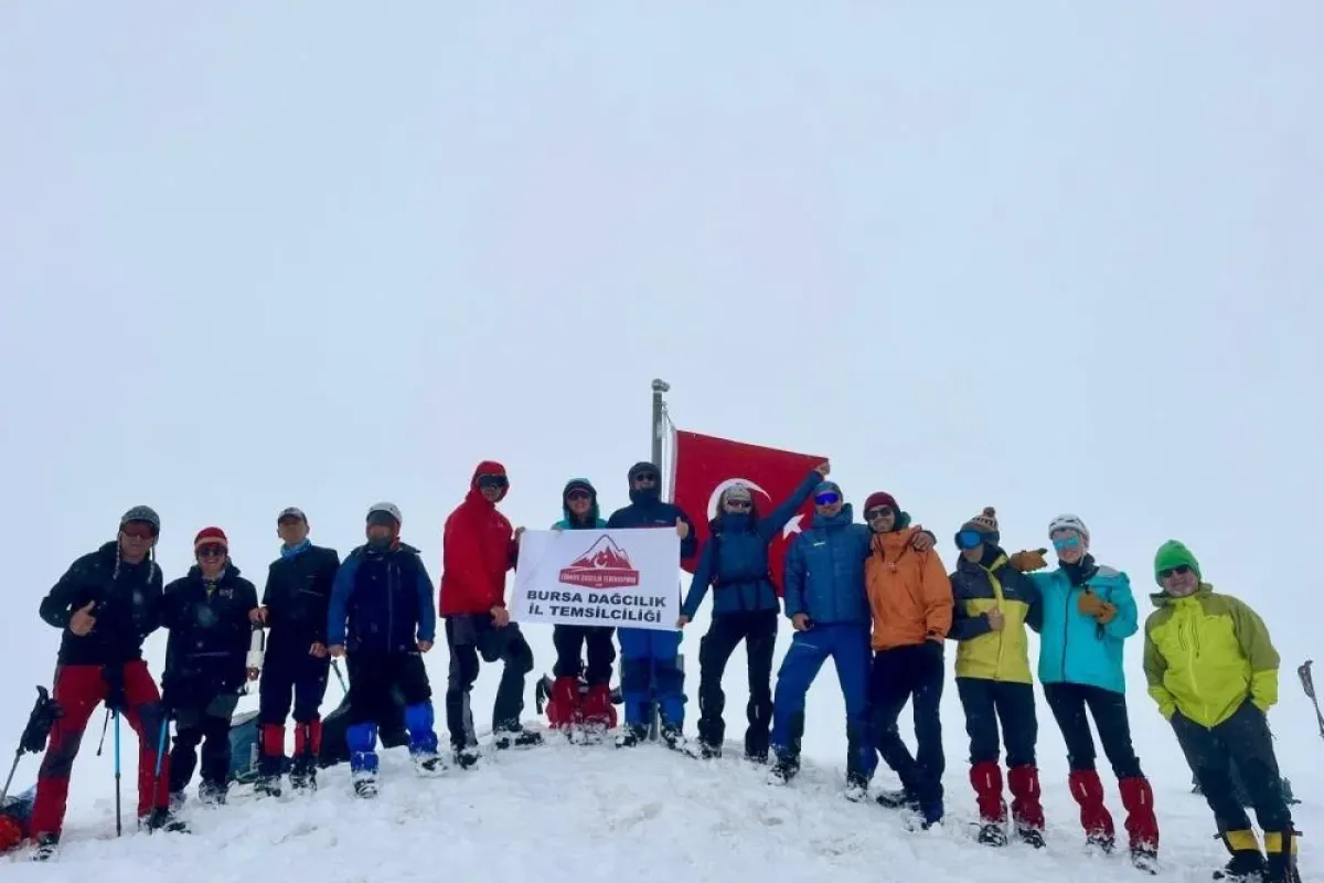 Kar kalınlığı 2 metreyi buldu
