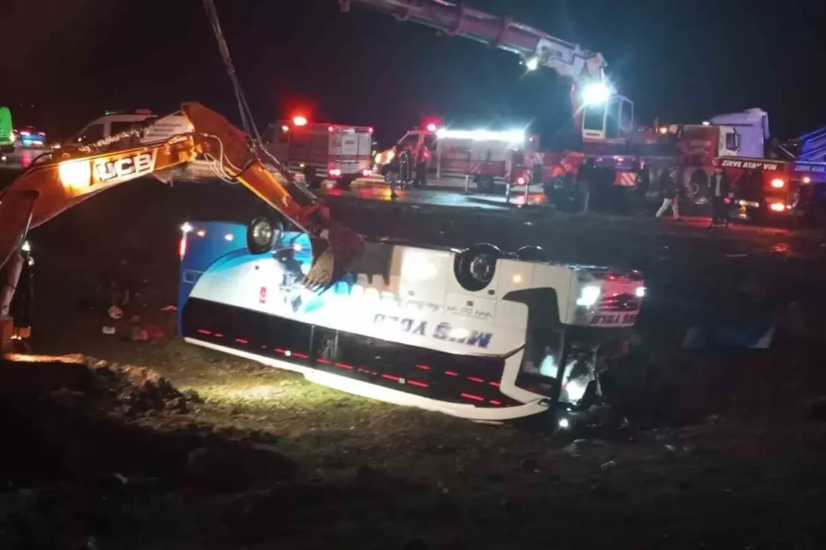 Malatya'da yolcu otobüsü devrildi: 4 ölü