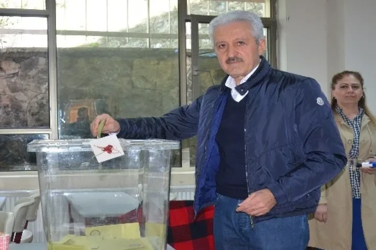 Mehmet Ali Aydınlar, Fenerbahçe başkan adaylığından çekildi