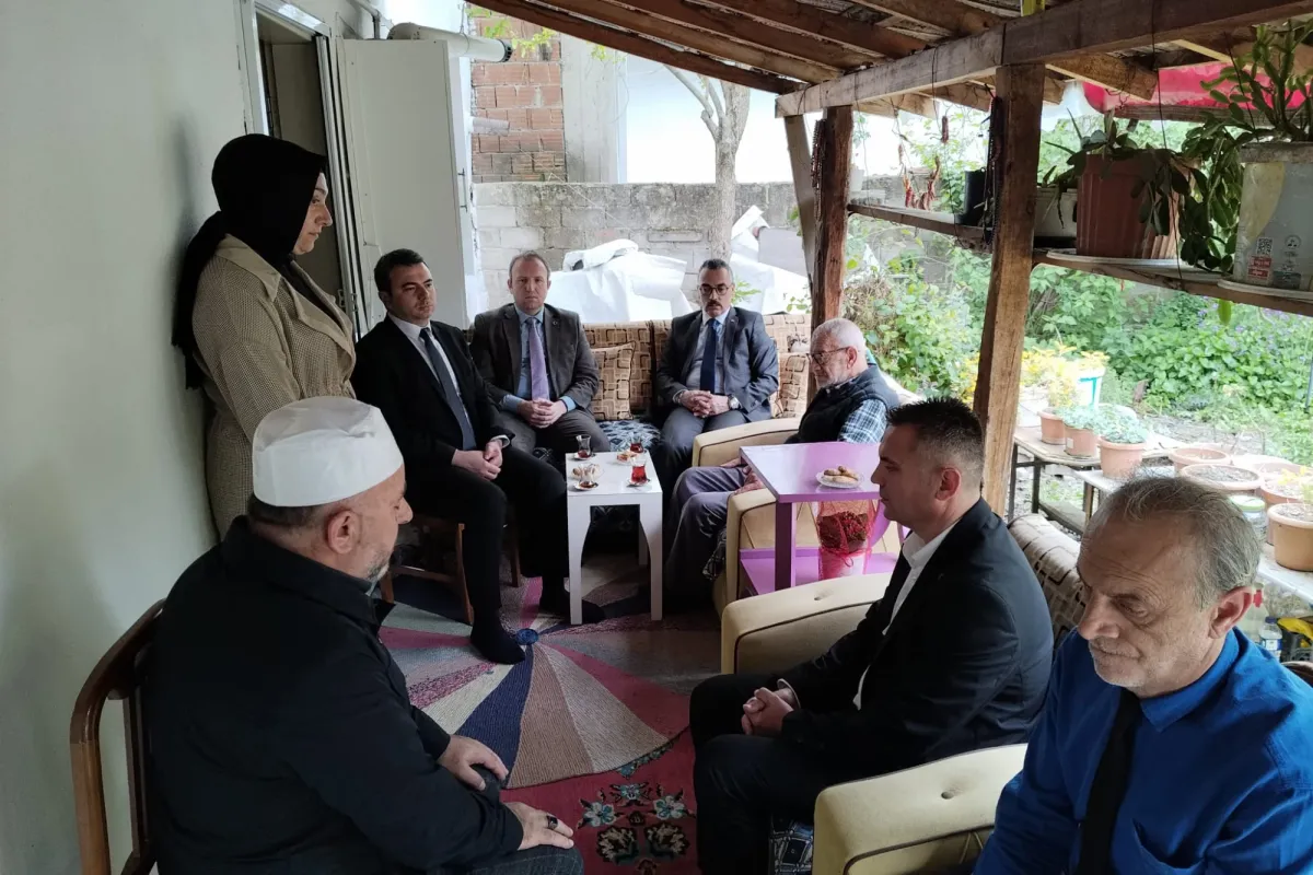 İnegöl'de şehit ailesine taziye ziyareti