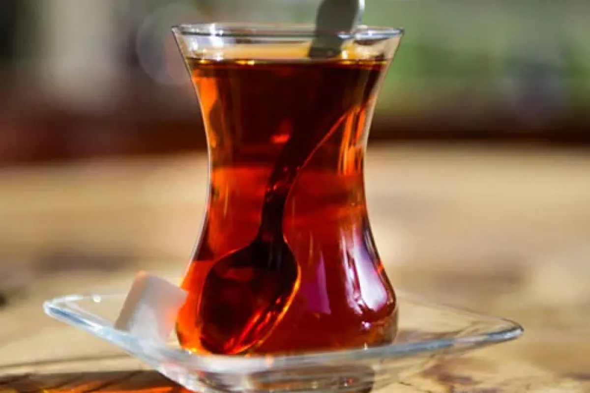 Yemekten Sonra Çay İçenler Dikkat!
