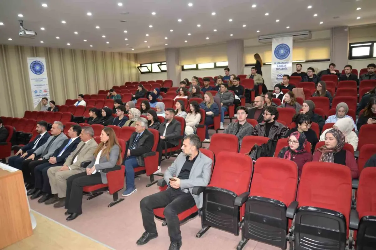BUÜ’de  "Ortak Dış Politika Vizyonu" konuşuldu