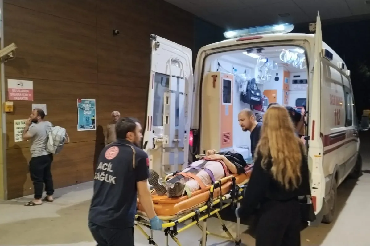 Otomobil ile motosiklet çarpıştı; 1 yaralı