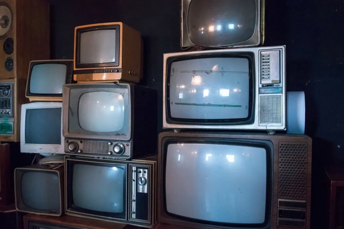 Televizyonu Kim İcat Etti? İlk TV Yayını Ne Zaman Yapıldı?