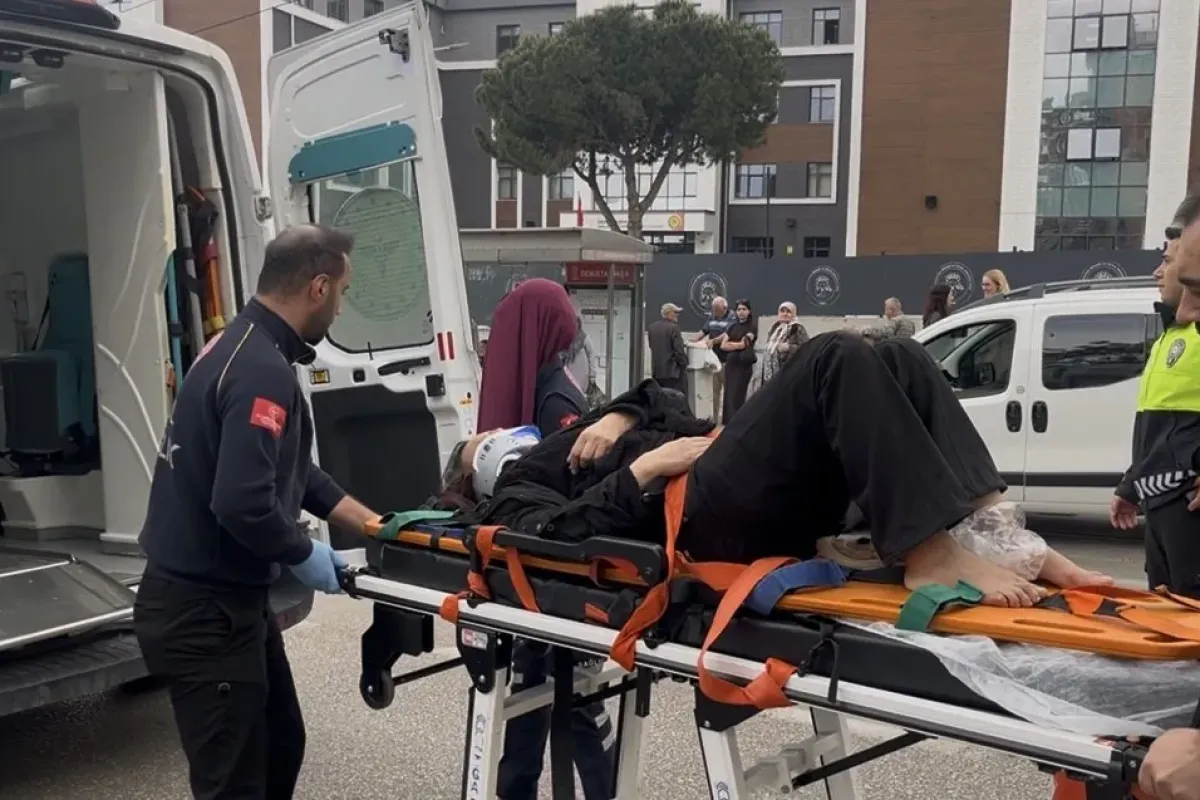 Bursa’da alt geçit yerine yolu kullanan yayaya otomobil çarptı