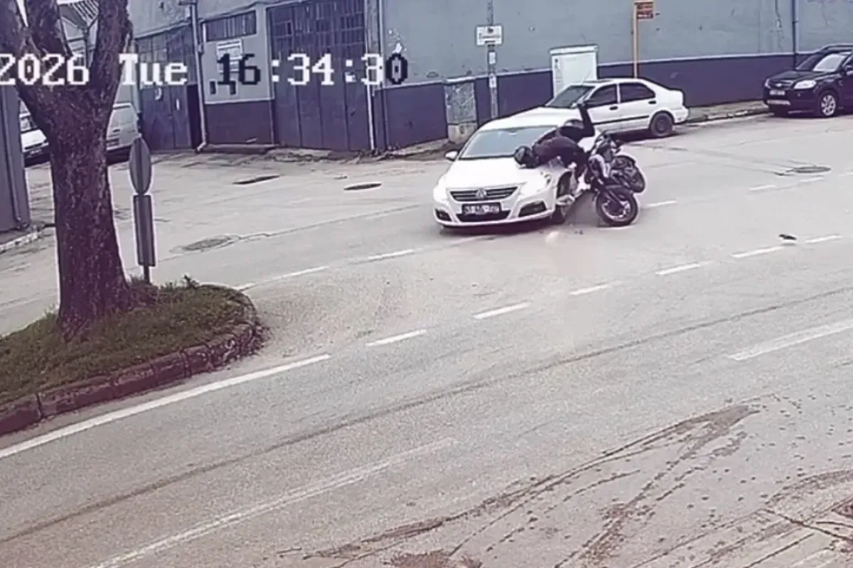Bursa’da otomobil motosikletle çarpıştı: 1 yaralı