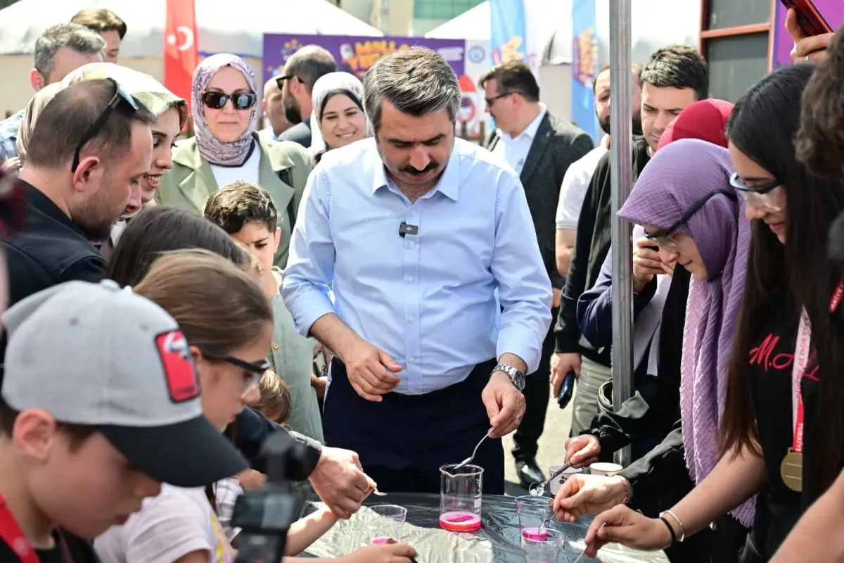 Gençler bilim ve teknoloji festivalinde buluştu