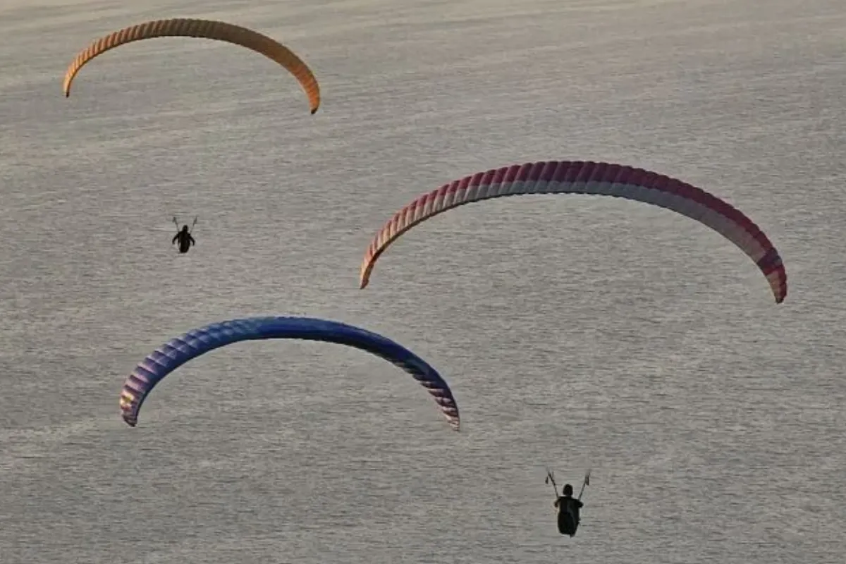 Yamaç paraşütü pilotları İnegöl’de gösteri uçuşu yapacak