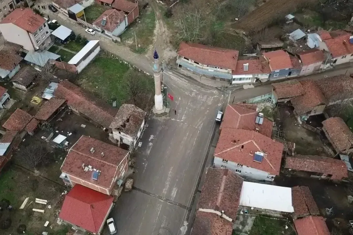 İnegöl’de camisiz minare köyün sembolü oldu
