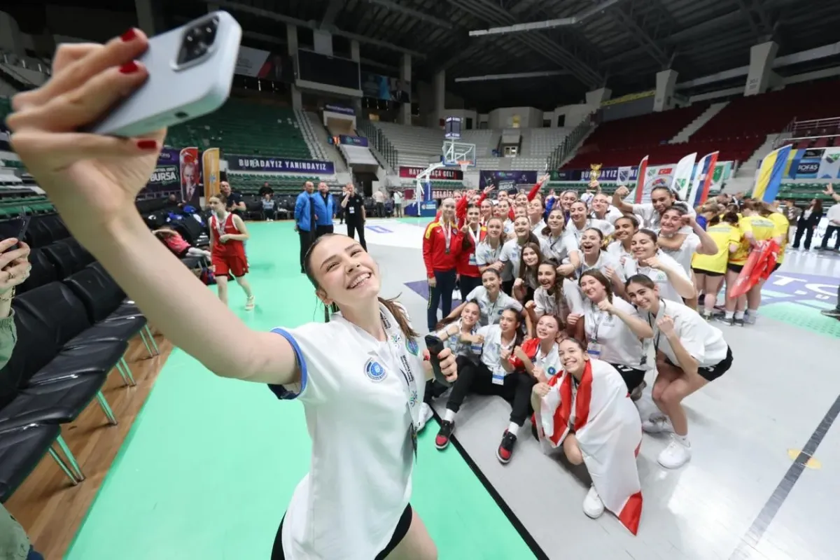 Bursa’da spor şenliklerinde kardeşlik rüzgarı