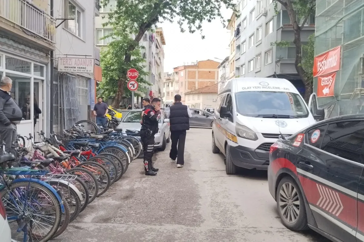 İnegöl'de polisten kaçan şüphelinin attığı tabanca ele geçirildi