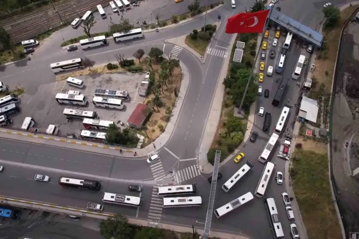 15 Temmuz Demokrasi Otogarı’nda bayram yoğunluğu havadan görüntülendi