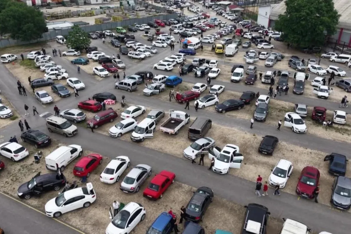 Bayram öncesi pazar doldu taştı!