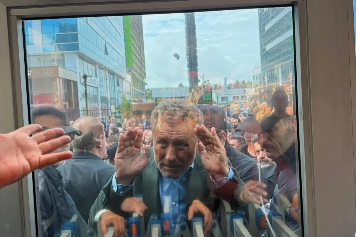 Orhan Sarıbal’ın O Görüntüsü Sosyal Medyada Gündem Oldu