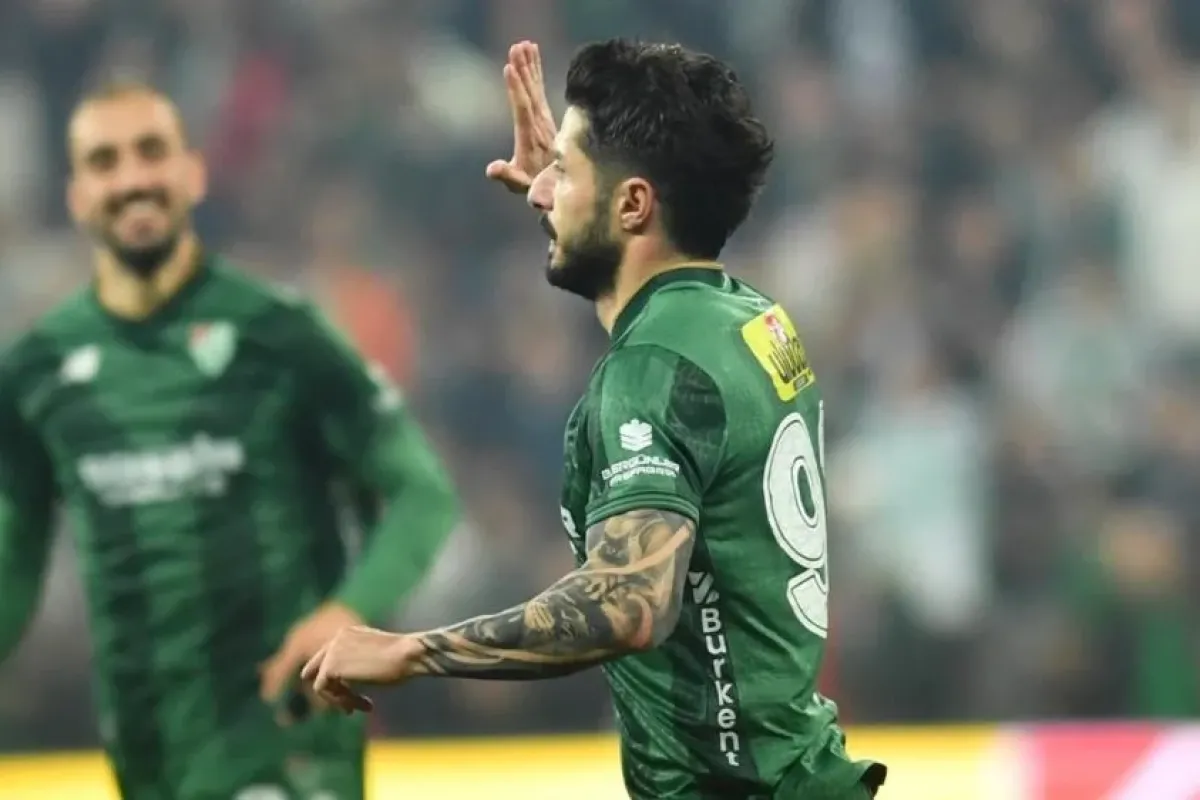 Bursaspor’da İç Transfer Hamlesi! Barış Gök’le Sözleşme Yenilendi