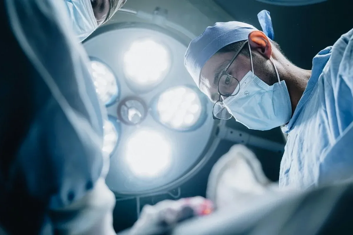 Yemek yerken boğazına saplandı! Doktorlar seferber oldu