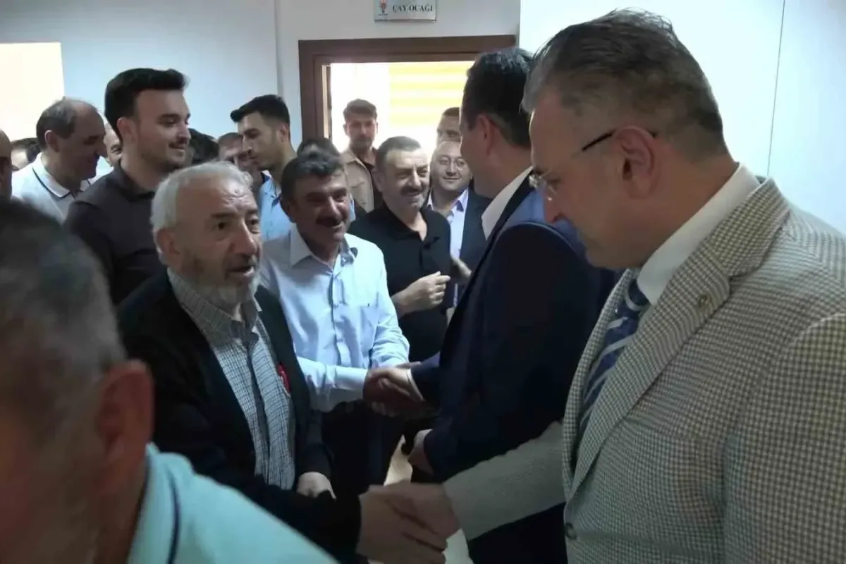 AK Parti bayramlaşmasında emekli zammı çağrısı