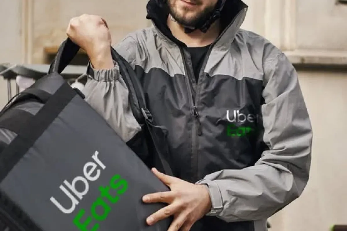 Uber Eats motokurye maaşları ne kadar? Başvuru süreci nasıl?