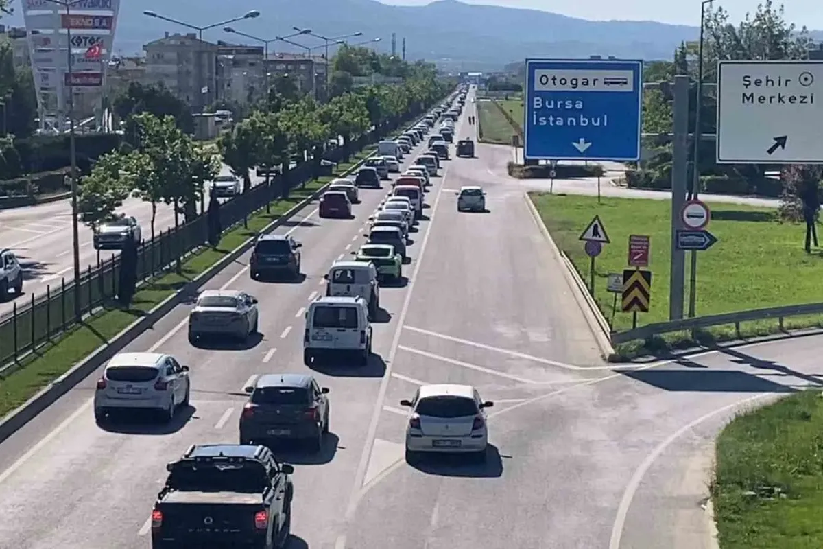 Bayram dönüş trafiği İnegöl’de yoğunlaştı