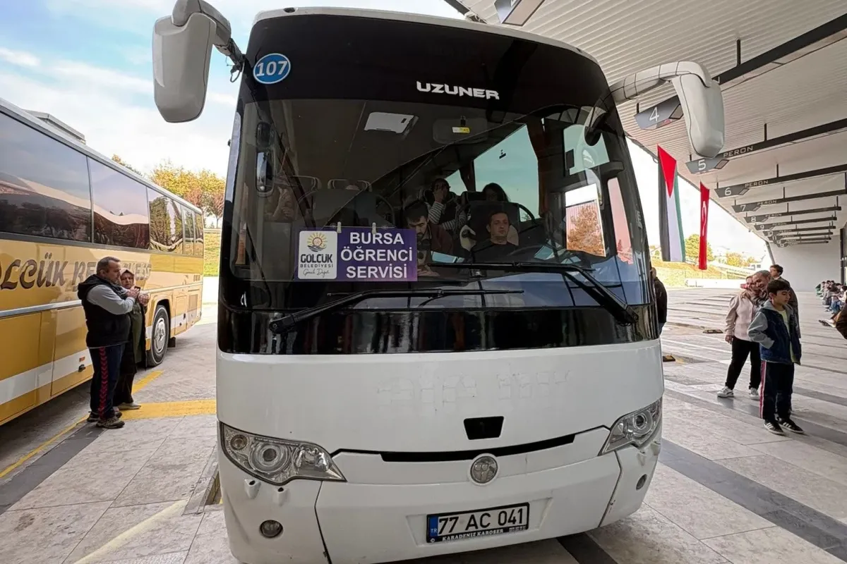 Gölcük Belediyesinin ücretsiz seferlerinden 5 bini aşkın üniversiteli yararlandı