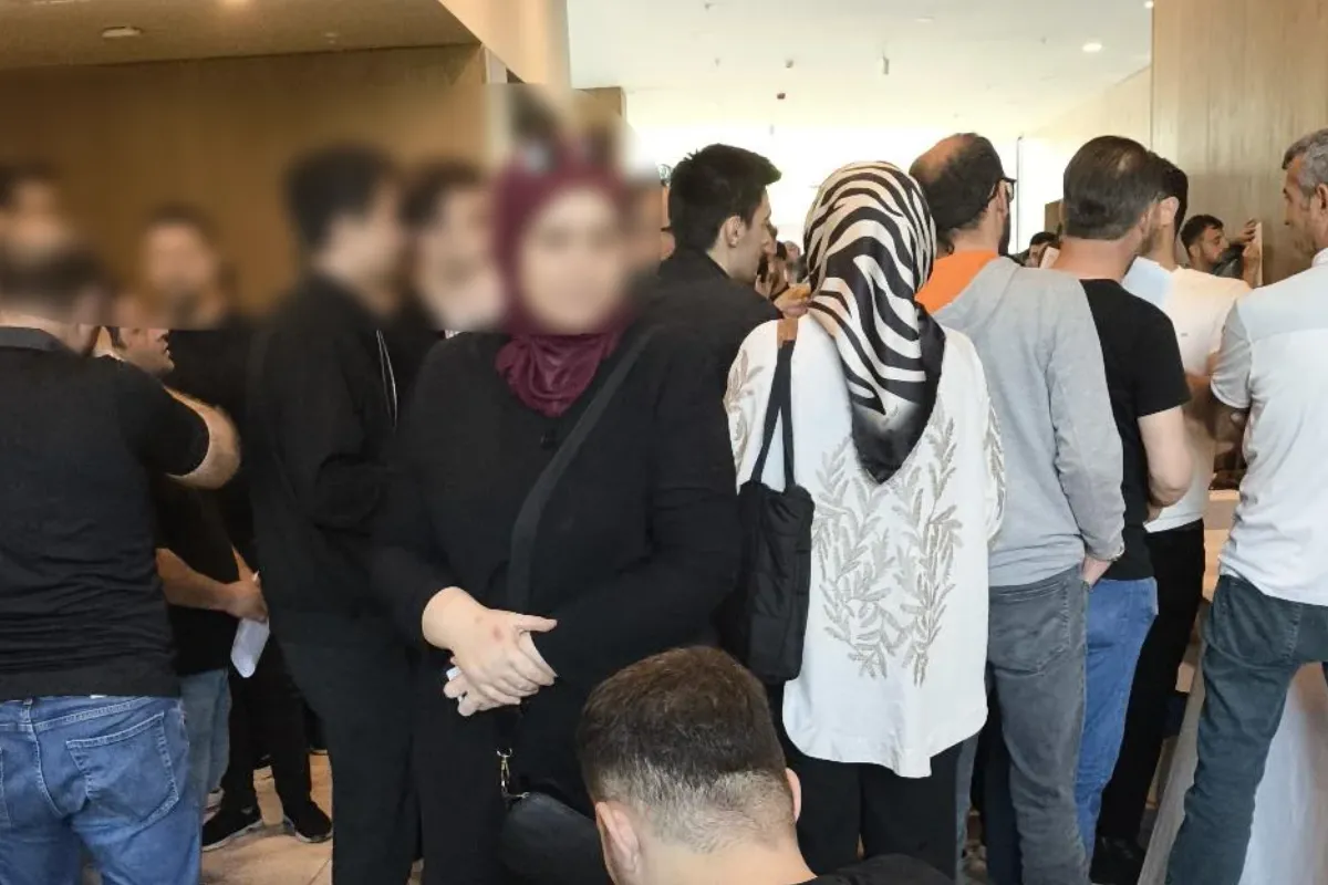 İnegöl'de İş Umudu Kuyruğu: Yüzlerce Kişi Başvuruya Koştu
