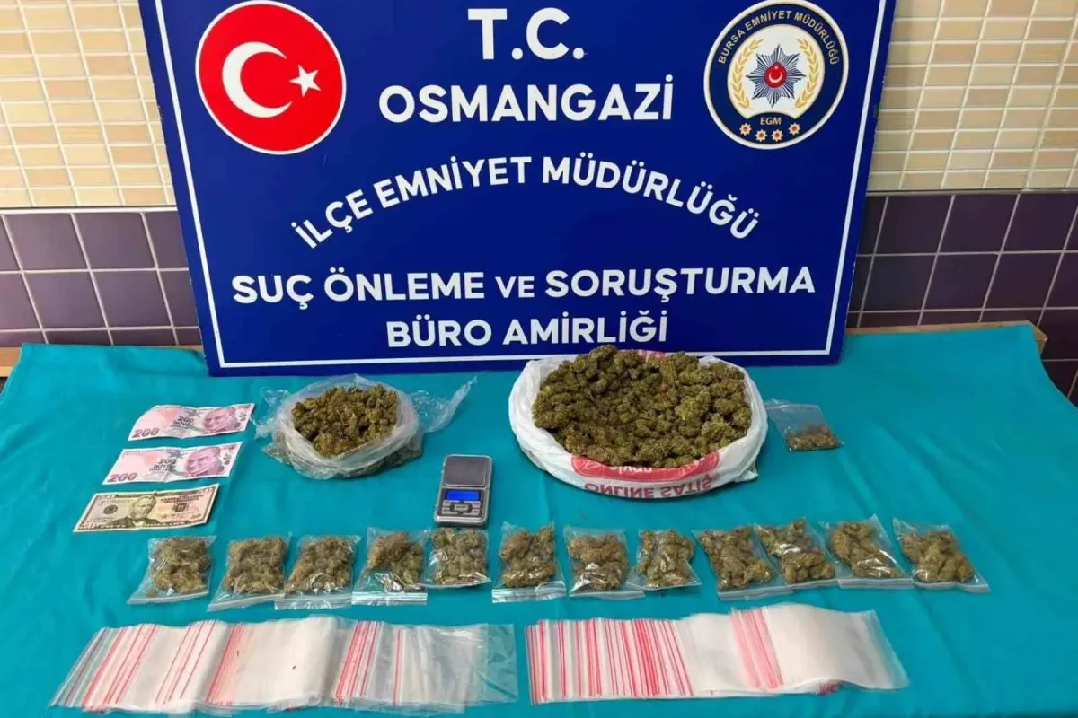 Bursa’da uyuşturucu operasyonu: 1 kiloya yakın esrar ele geçirildi, 4 şüpheli yakalandı