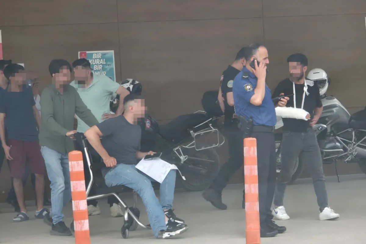 İnegöl'de çay bahçesinde ortalık karıştı! 2 kişi hastaneye kaldırıldı