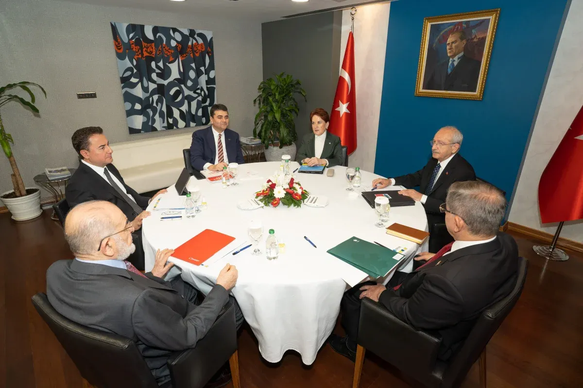 Kılıçdaroğlu CHP’de yeniden yapılanırken üç lideri sildi
