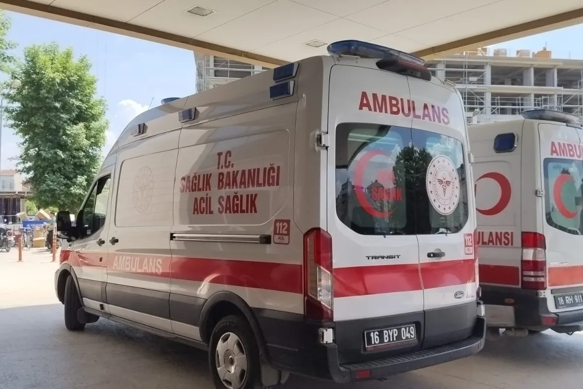 İnegöl'de görevi başında 112 ekibine saldırı!