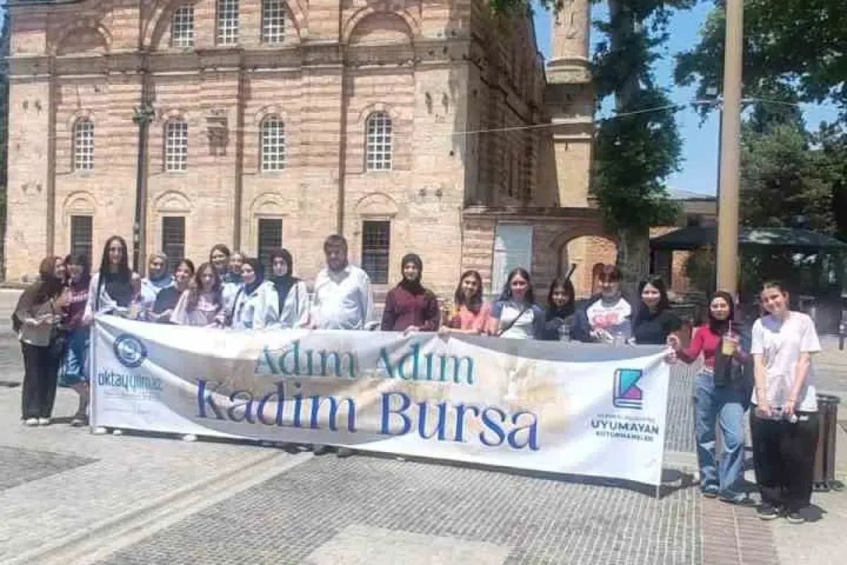 Yıldırımlı gençler tarihi yerinde keşfediyor