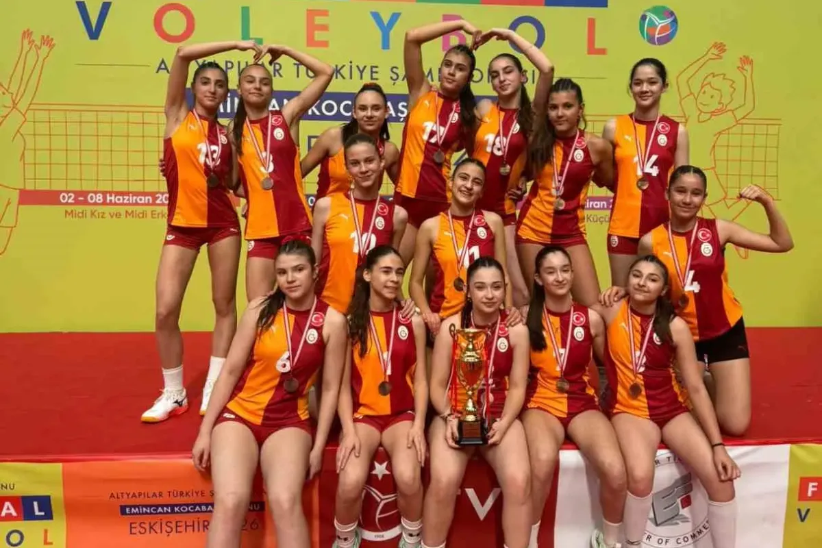 Galatasaray Midi Kız Voleybol Takımı, Türkiye üçüncüsü oldu