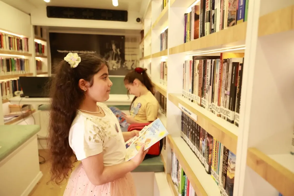 Osmangazi Belediyesi, çocuklara kitap ve tarih sevgisi aşılıyor
